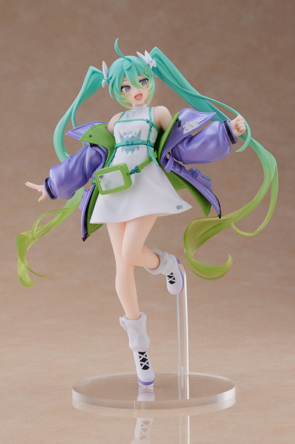 Hatsune Miku PVC Statue Fashion Figure Sporty 18cm